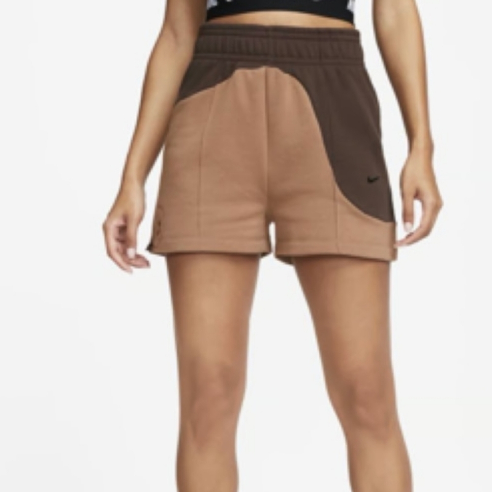 Nike Sportswear Color Clash Shorts Size XL